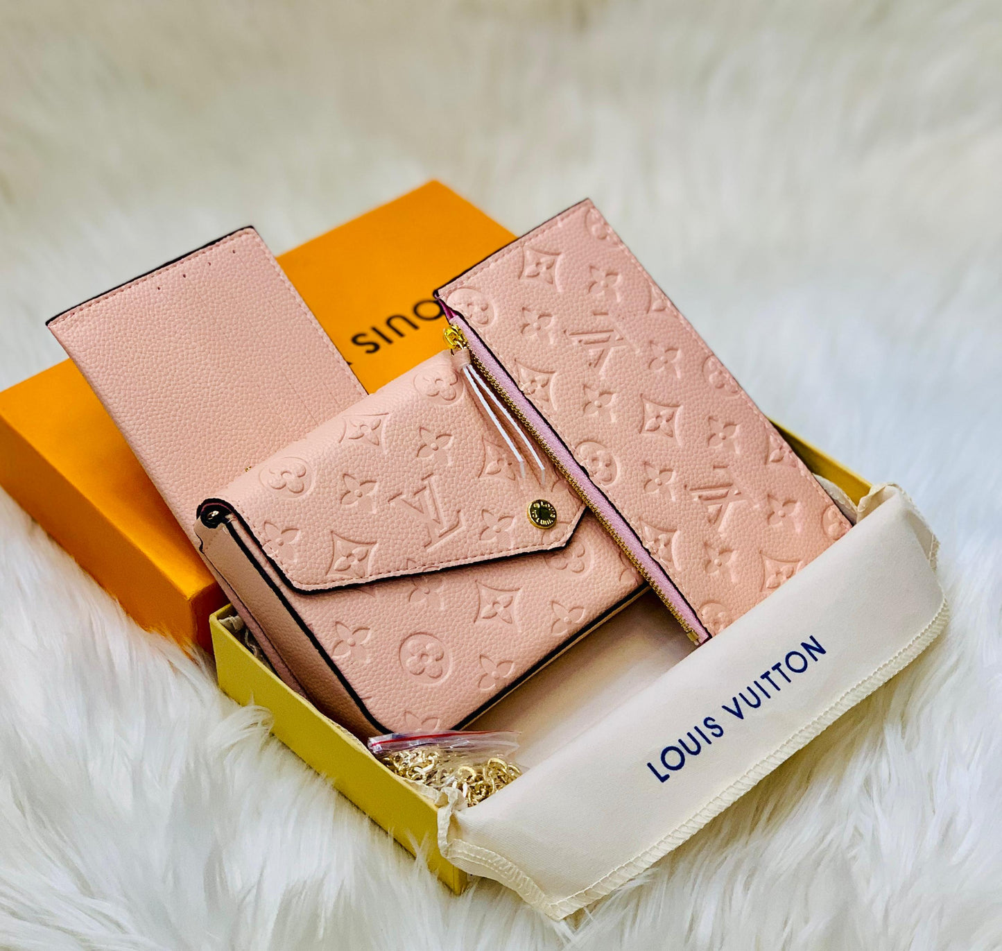 LV-CROSSBODY-BAG 1