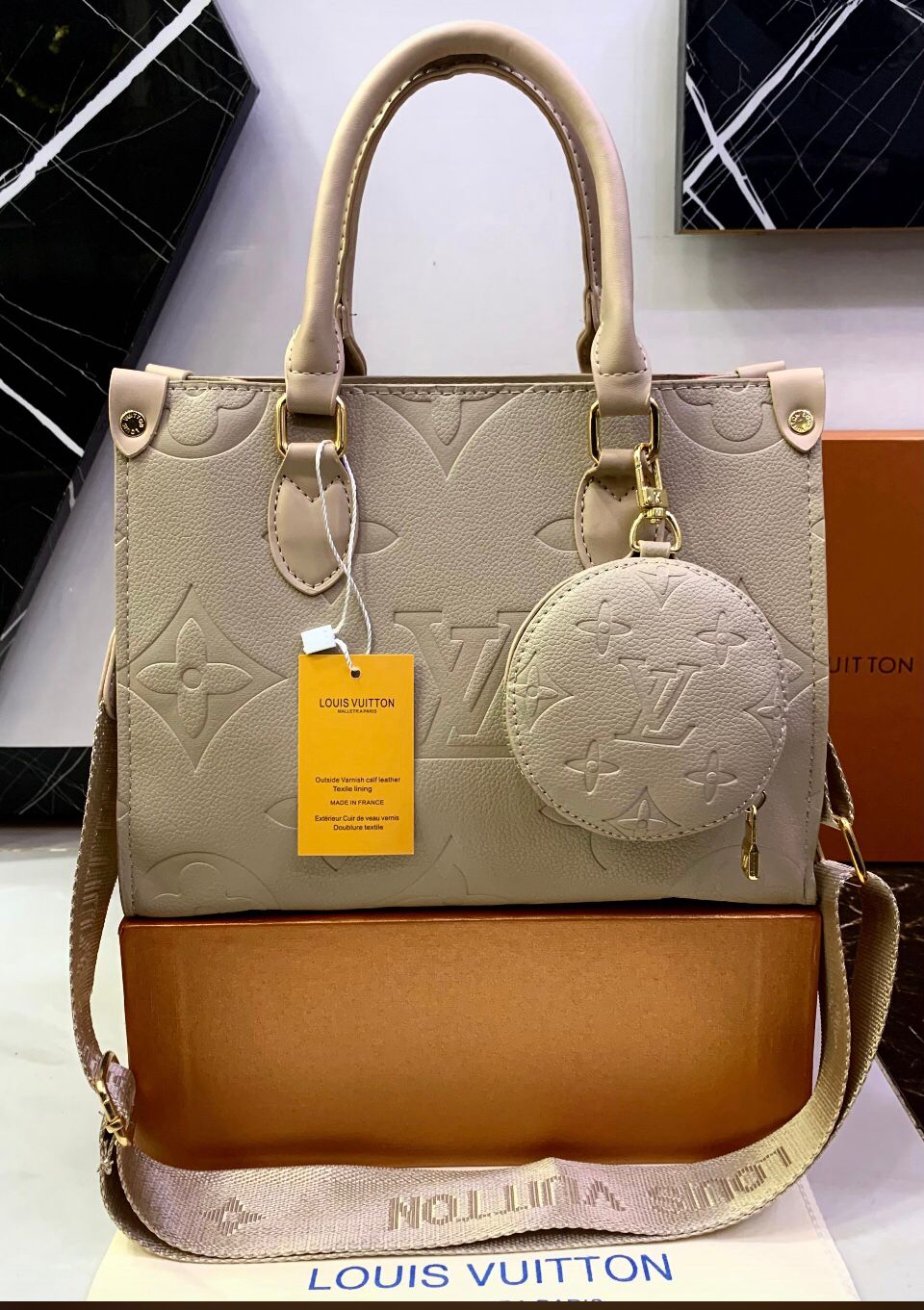 LV-HAND-BAG 1
